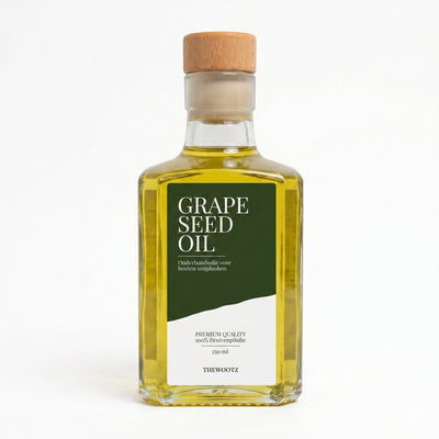 Fles TheWootz druivenpitolie van 250 ml voor houten snijplanken.